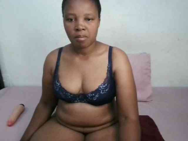 Hotqueenxxx webcam