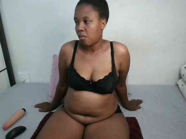 Hotqueenxxx webcam