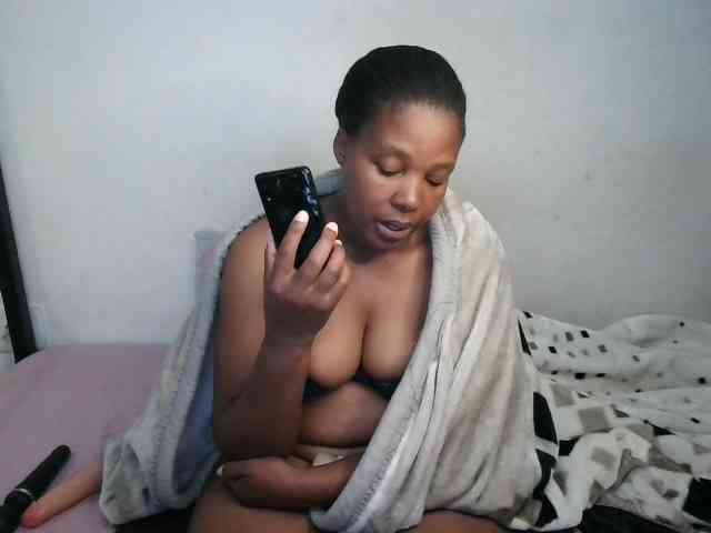 Hotqueenxxx webcam