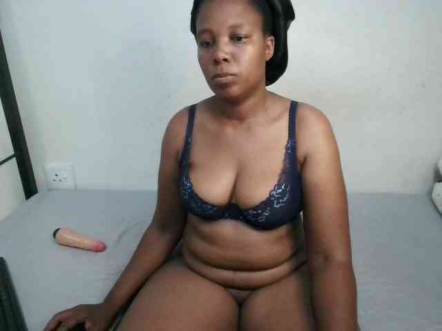 Hotqueenxxx webcam
