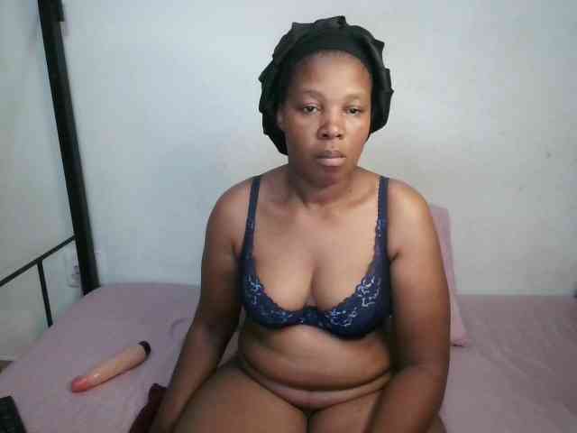 Hotqueenxxx webcam