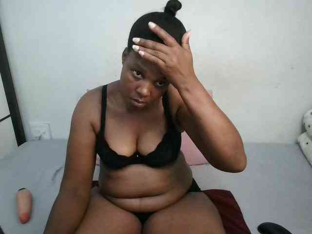 Hotqueenxxx webcam