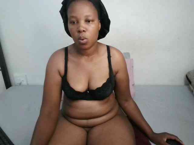 Hotqueenxxx webcam
