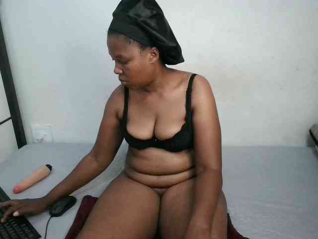 Hotqueenxxx webcam