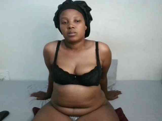 Hotqueenxxx webcam