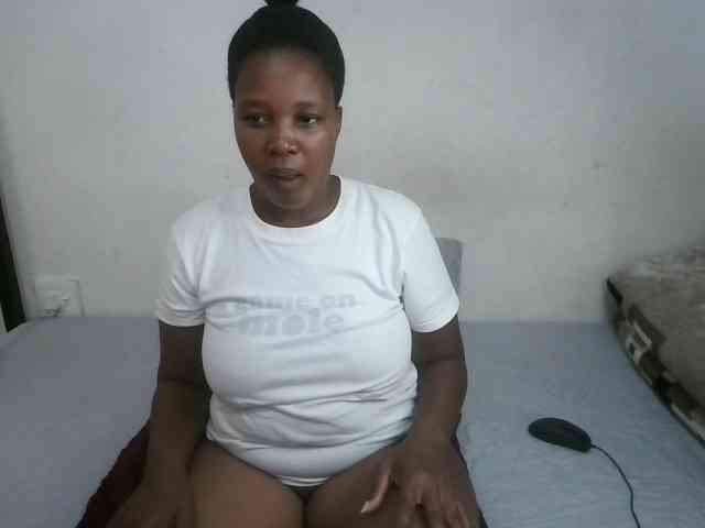Hotqueenxxx webcam