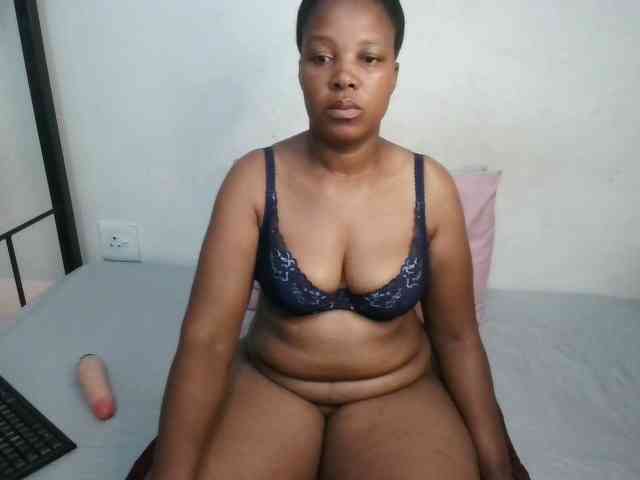 Hotqueenxxx webcam