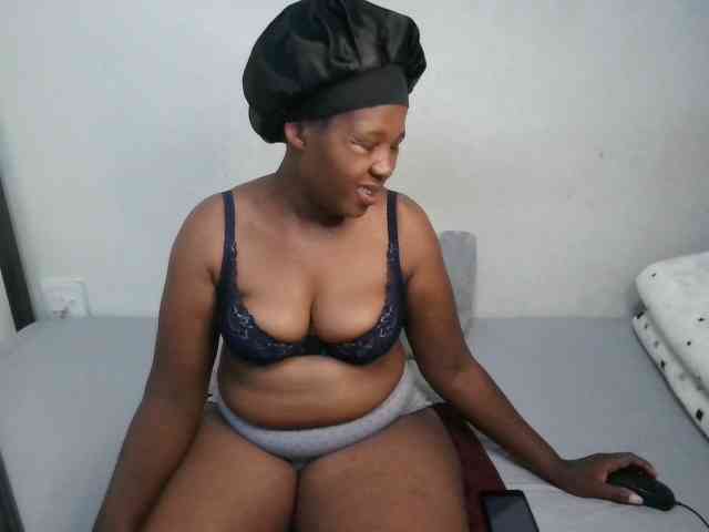 Hotqueenxxx webcam
