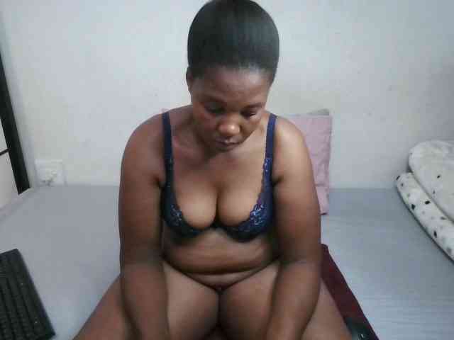 Hotqueenxxx webcam