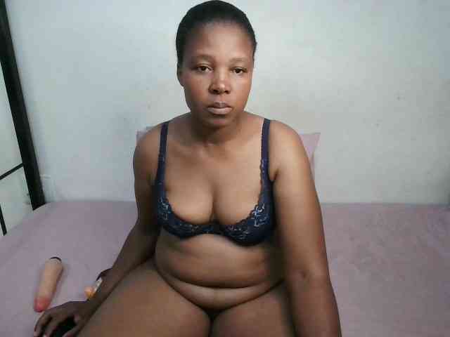 Hotqueenxxx webcam