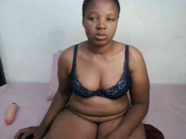 Hotqueenxxx webcam