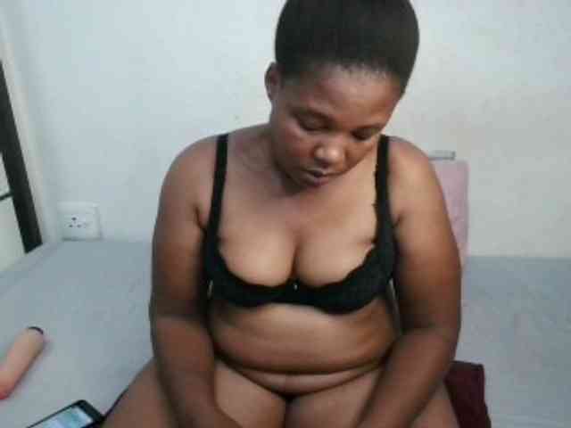 Hotqueenxxx webcam