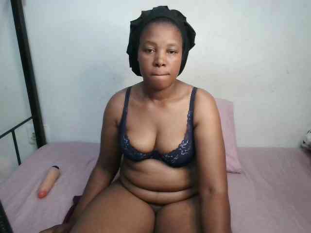 Hotqueenxxx webcam