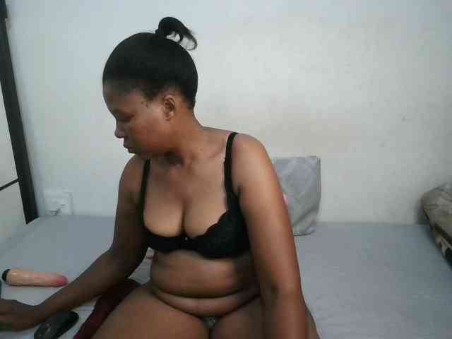 Hotqueenxxx webcam