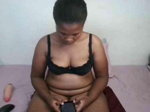Hotqueenxxx webcam