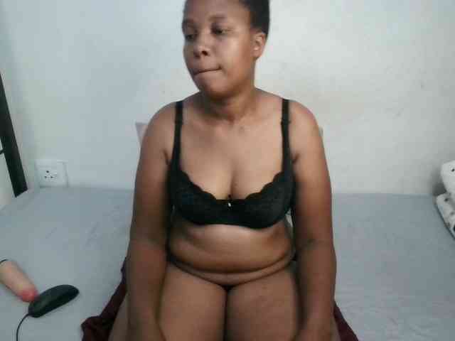 Hotqueenxxx webcam