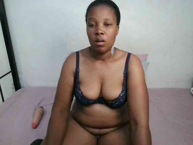 Hotqueenxxx webcam
