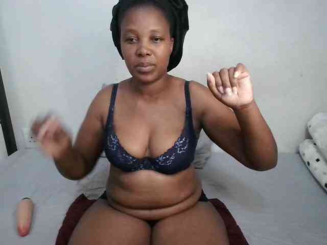 Hotqueenxxx webcam