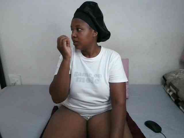 Hotqueenxxx webcam