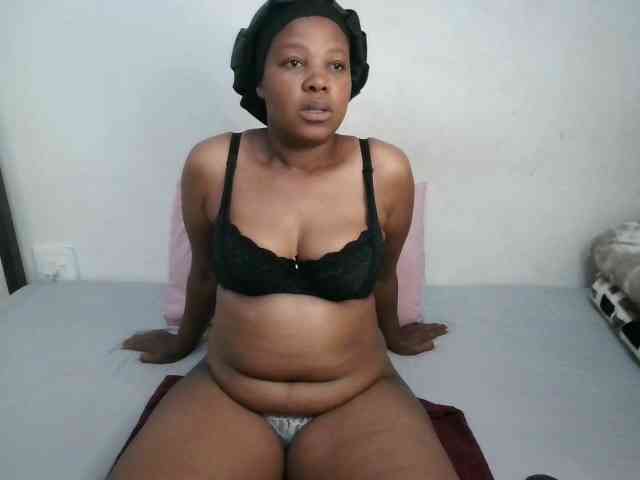 Hotqueenxxx webcam