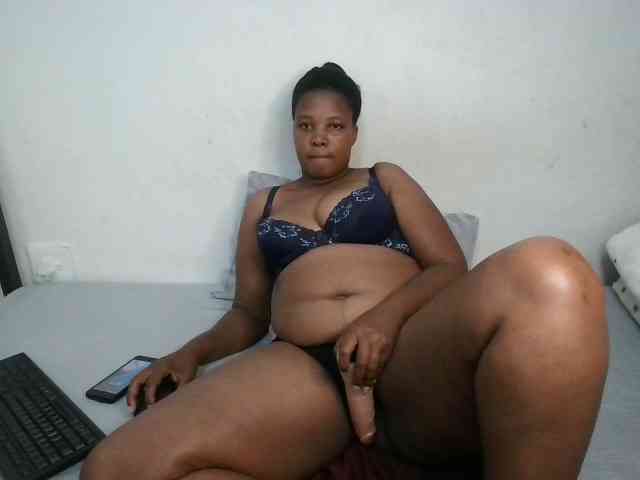 Hotqueenxxx webcam