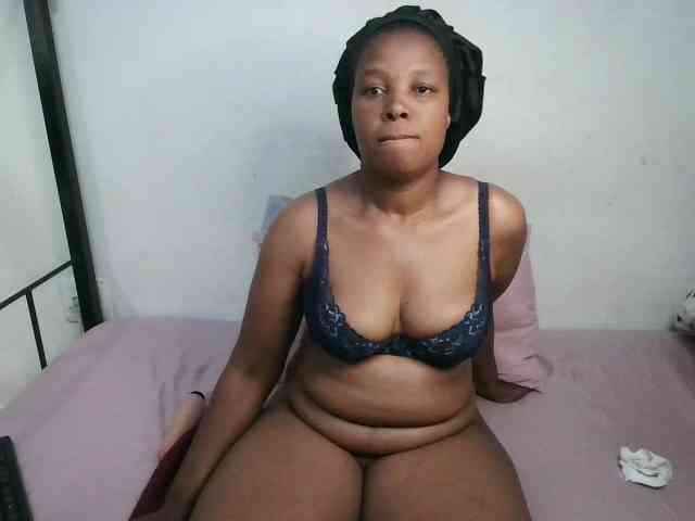 Hotqueenxxx webcam