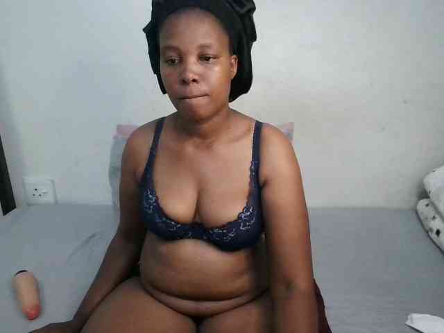Hotqueenxxx webcam
