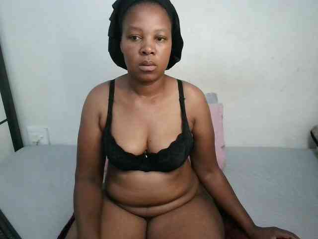 Hotqueenxxx webcam