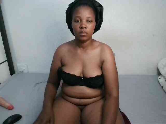Hotqueenxxx webcam
