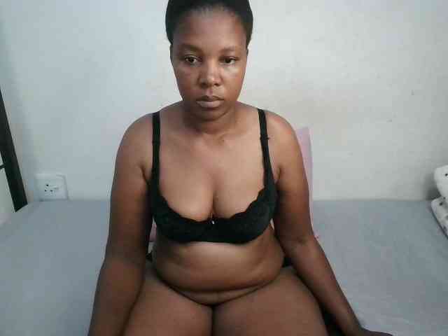 Hotqueenxxx webcam