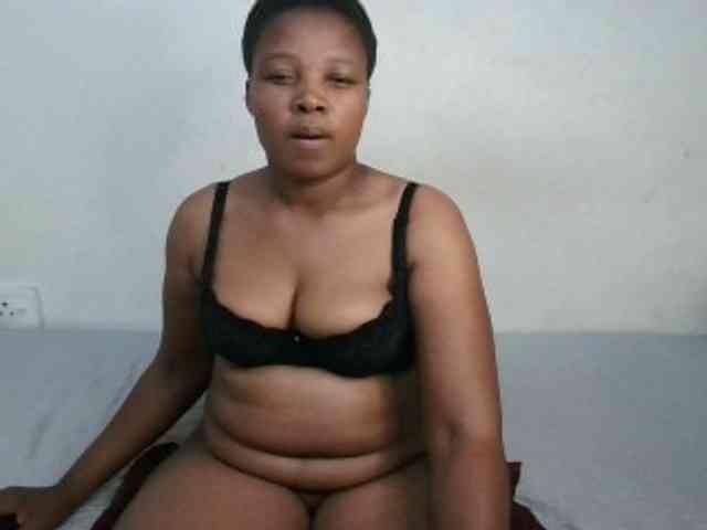 Hotqueenxxx webcam