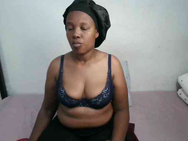 Hotqueenxxx webcam