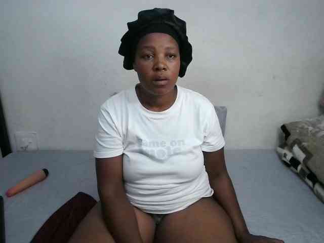 Hotqueenxxx webcam