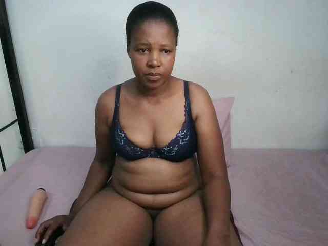 Hotqueenxxx webcam