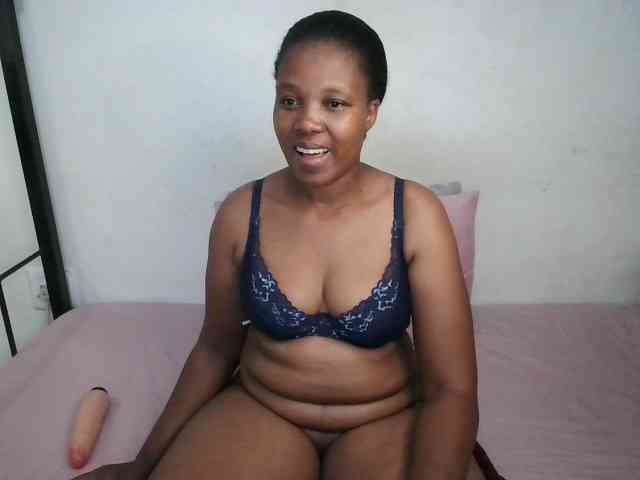 Hotqueenxxx webcam