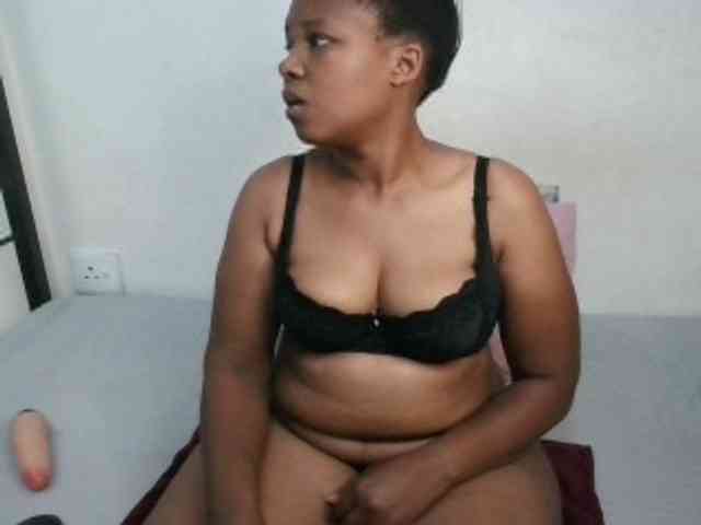 Hotqueenxxx webcam