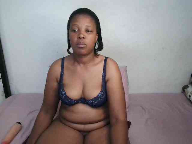 Hotqueenxxx webcam