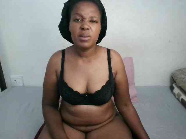 Hotqueenxxx webcam