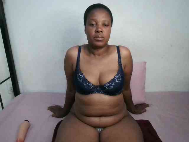 Hotqueenxxx webcam