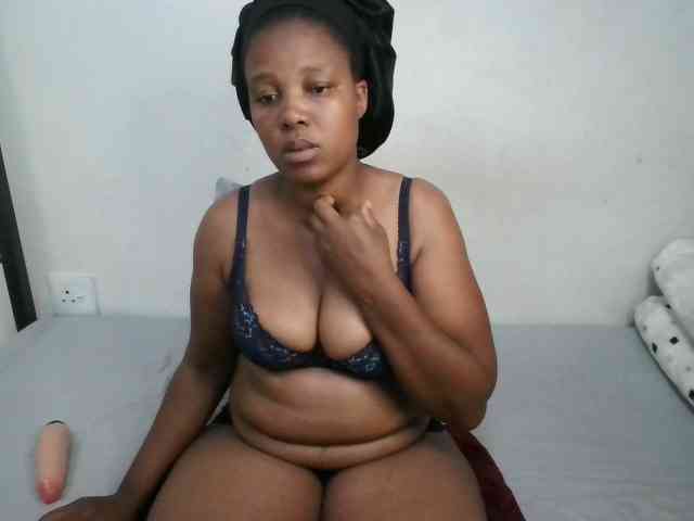 Hotqueenxxx webcam