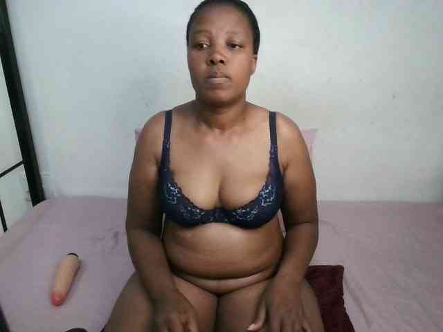 Hotqueenxxx webcam