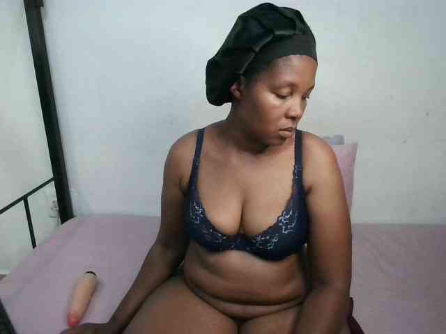 Hotqueenxxx webcam