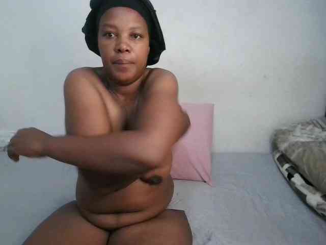 Hotqueenxxx webcam