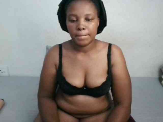 Hotqueenxxx webcam
