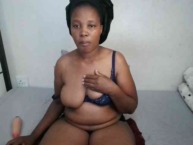 Hotqueenxxx webcam