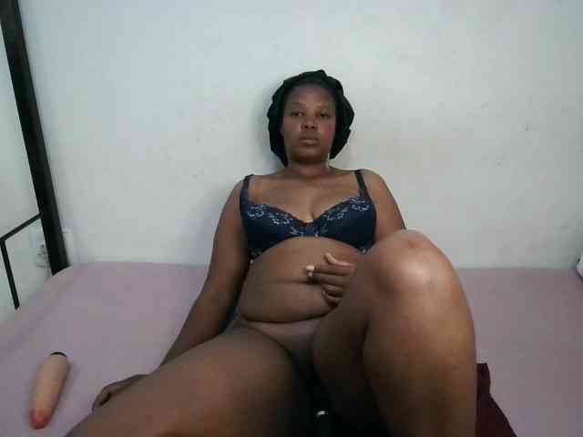Hotqueenxxx webcam