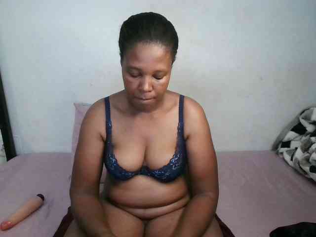 Hotqueenxxx webcam