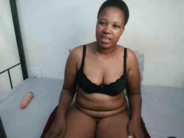 Hotqueenxxx webcam