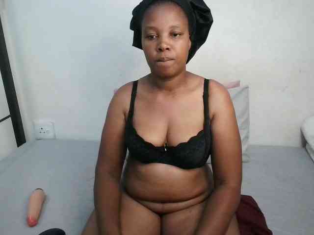 Hotqueenxxx webcam