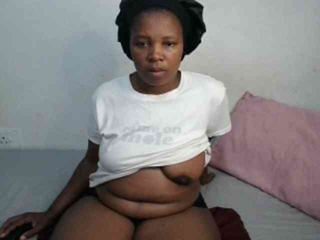 Hotqueenxxx webcam